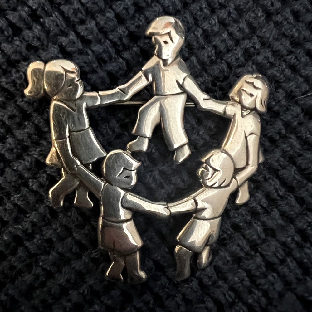 James Avery RETIRED 925 Stirling Silver Dancing Children Pin